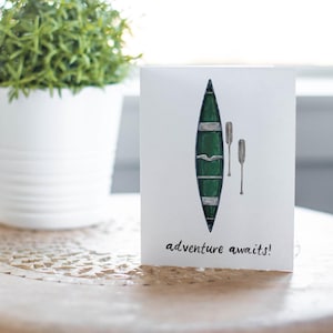 Avontuur wacht op kano-wenskaart, rustieke kano-campingkaart, nieuwe babykaart, verlovingshuwelijkskaart, campingliefhebberkaart, kanoën