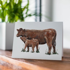 Cartão de felicitações para mãe e bebê, cartão de bezerro fofo, cartão de vaca marrom, cartão de animais de fazenda, cartão de animal rústico, cartão de mãe e bebê