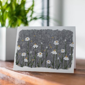 Carte de voeux florale marguerite et éclairs, carte aspect métal rustique, carte fleur de ferme blanche, fleurs sauvages blanches, fleurs de marguerite