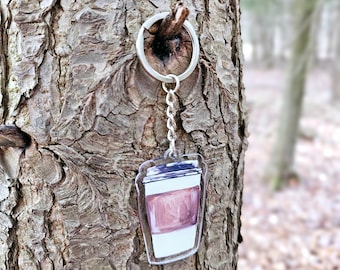 Koffiekopje acryl sleutelhanger, cadeau voor koffieliefhebber, koffiekopje op reis