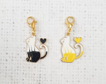 Black Cat Heart Zipper Charm, Yellow Cat Charm, Cat Clip, Stitch Marker, Notebook Charm, Diary Charm, Purse Accessories Purse Charm, UK Shop