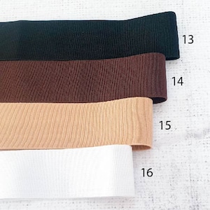 Pu&ograve; includere: Quattro tipi diversi di nastro elastico, in nero, marrone, beige e bianco. Il nastro &egrave; numerato 13, 14, 15 e 16.
