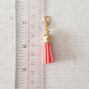 Tassels Zipper Charm, Faux Suede Tassel Charm, Tassel Clip, Stitch Marker, Journal Charm, Accessoires de sac à main, Purse Charm, UK Shop image 2