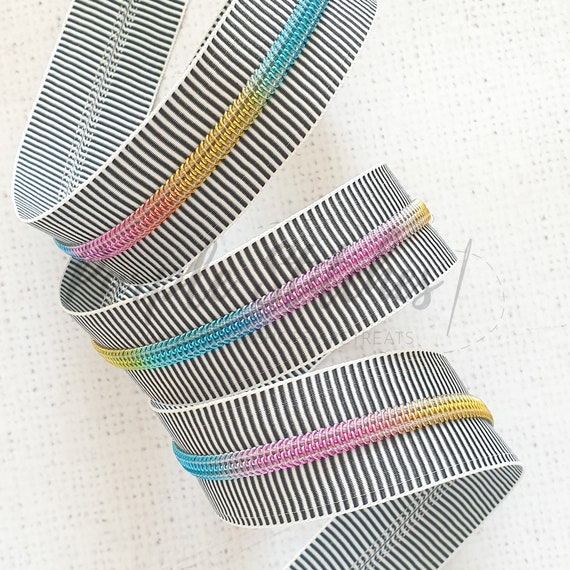 Colourful Zipper Tape with Iridescent Rainbow Teeth Colourful Zipper Tape with Iridescent Rainbow Teeth