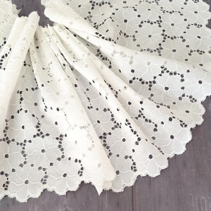 1 metre / 1.09 yards White flower Stretch Lace Trim 18cm / 7 inches, Wide lace trim, Elastic Stretch Lace, bra making, knicker lace UK Shop