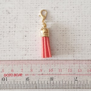 Tassels Zipper Charm, Faux Suede Tassel Charm, Tassel Clip, Stitch Marker, Journal Charm, Accessoires de sac à main, Purse Charm, UK Shop image 3