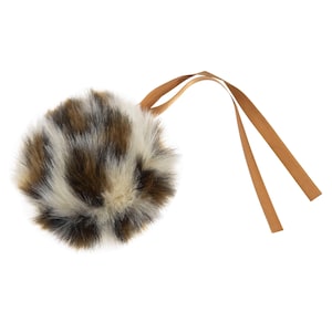 NATURLIG LEOPARD 11 cm fuskpälspompom med bandknyten | Avtagbar fluffig pompom för mössor, mössor, halsdukar, virknings- och sticktillbehör