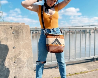 Cross body Bag in wool and leather-Rancho Arroyo Black-Tribal Women's Shoulder bag-Boho Bag- leather Southwestern Design Bag-zipper top Bag