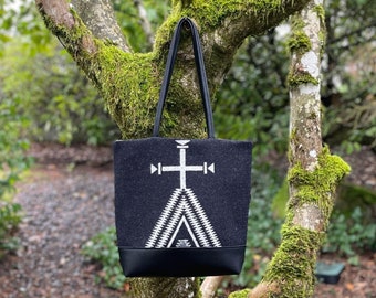 Classic Tote Bag in Los Ojos wool and black leather-Womens Shoulder Bag-Wool and leather Tote-Southwestern Tote