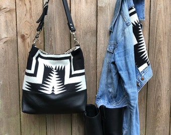 Hobo Tote Bag in Walking Rock wool, Boho Tote Bag, Southwestern Tribal Tote Bag, Western Purse