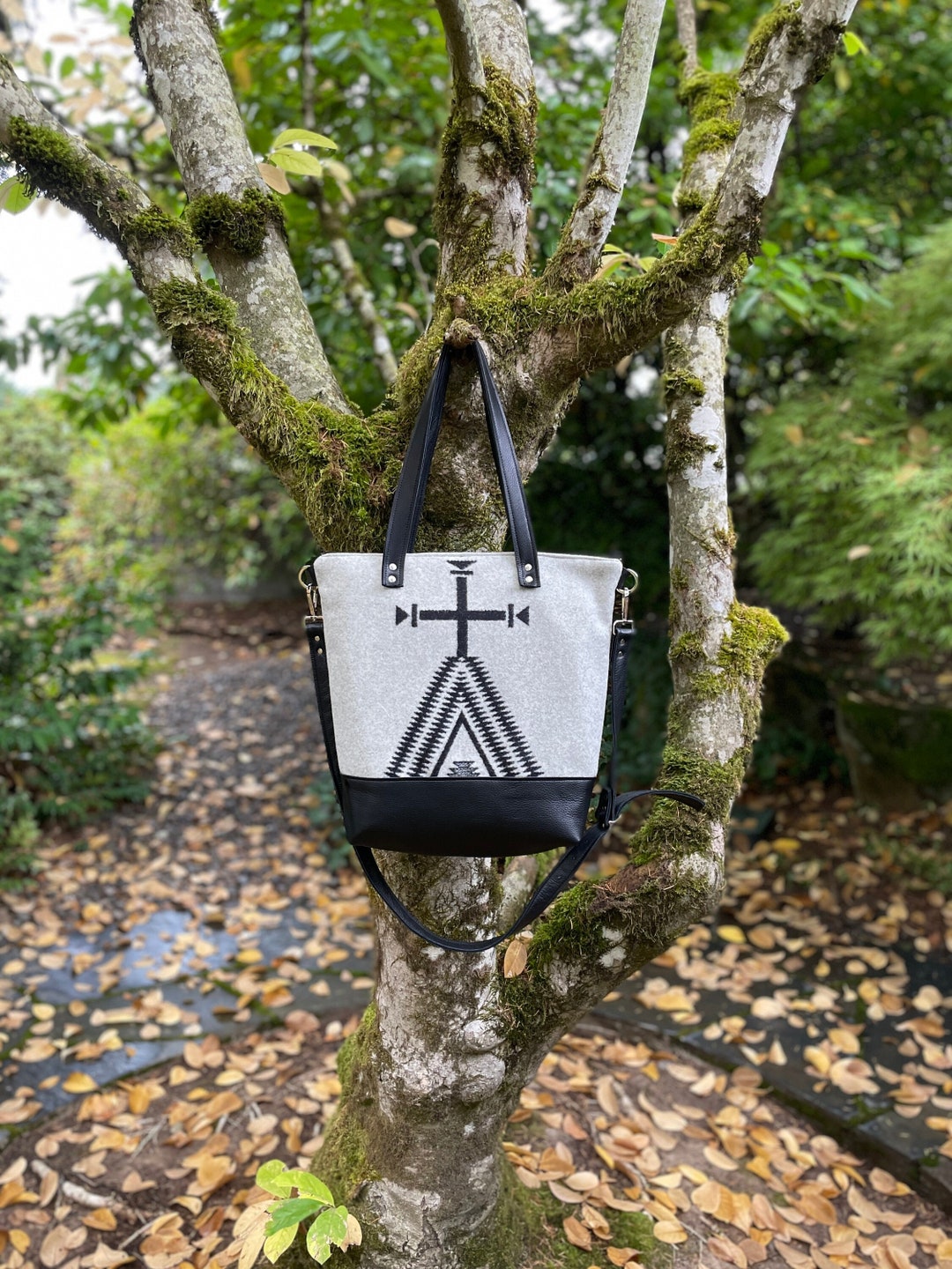 Large Crossbody Tote Bag in Los Ojos Wool and Leatherblack Leather