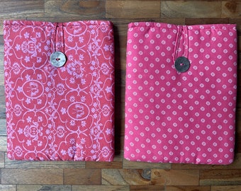Sale; Tablet sleeve for 9,7 inch tablet like iPad 1 en iPad 2. Made of pink cotton with ornaments or flowers