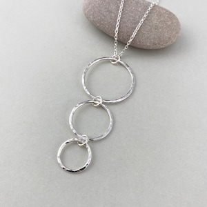 Naszyjnik z potrójnym okręgiem ze srebra próby 925, ręcznie robiony srebrny wisiorek z trzema okręgami