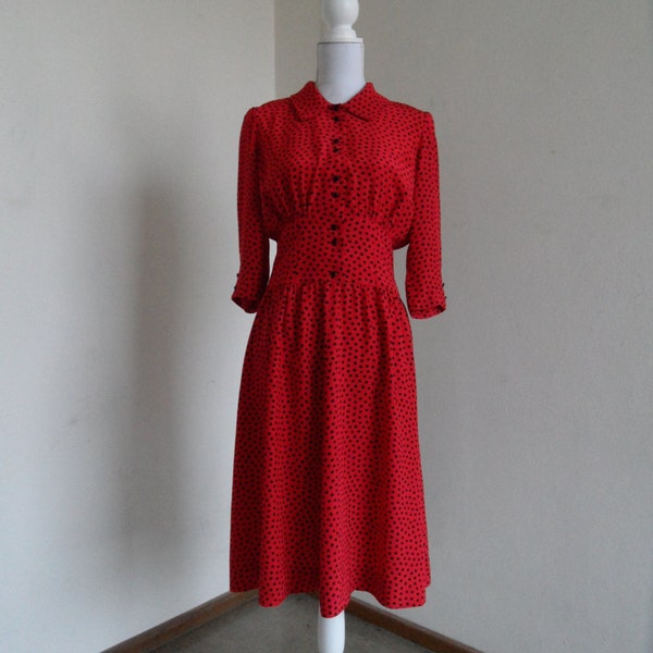 Red 80's dress with little black squares size S