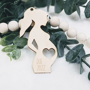 Baby Shower Gift, Expectant Parent Gift, Christmas Decoration, Pregnancy bauble, Couple Gift, Christmas Bauble, Baby Announcement, Baby 2022