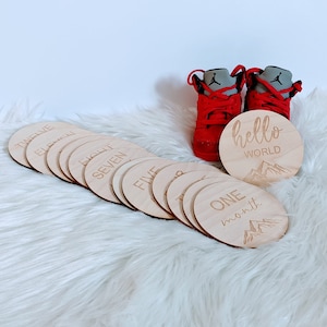 Cartes d'étapes forestières bébé garçon, panneaux d'étapes mensuels en bois gravés au laser, accessoires d'hôpital pour nouveau-nés, premières cartes rustiques pour bébés des bois