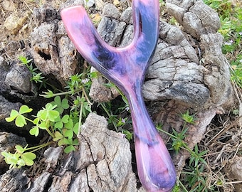 Small Casting Resin Slingshot/Catapult in Flamingo Pink and Black Pearlescense