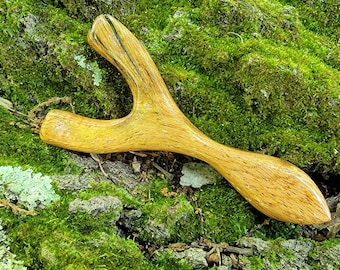 Red Oak Natural Fork Slingshot/Catapult with Casting Resin and Moss Palm Swell