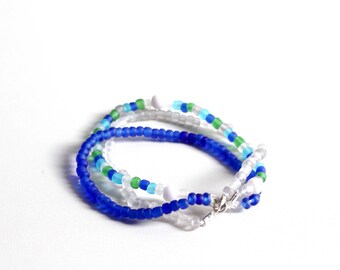 Bracelet manchette de perles de rocaille le triple bleu