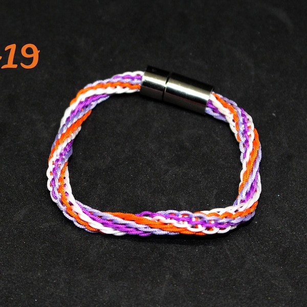 Bracelet tressé en fil de nylon blanc, orange, mauve et violet