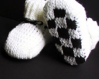 Checkered jackfruit, black and white baby slippers