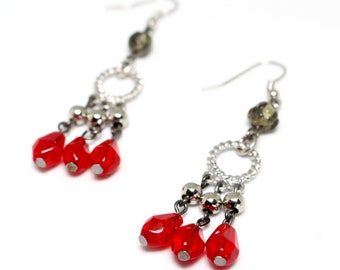 Boucles d'oreilles gouttes rouges pendantes