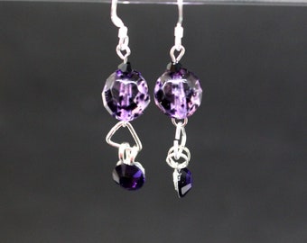 Boucles d'oreilles en argent avec du violet moucheté