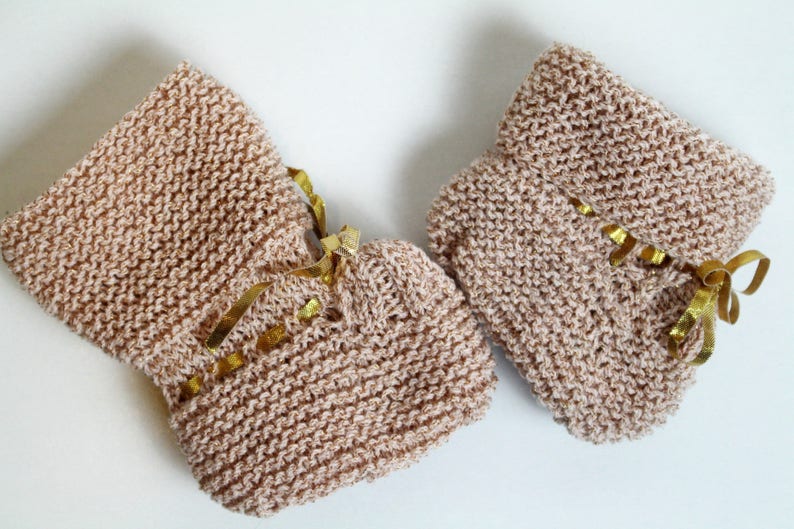 Knitted slippers, old pink color, for baby image 3