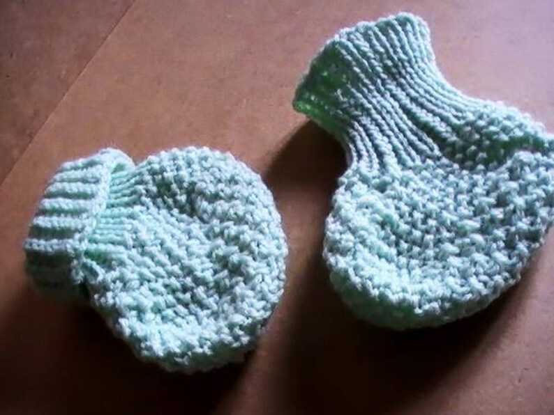 Tutoriel des chaussons bébé tricotés en point de blé image 5