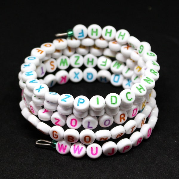 Bracelet blanc manchette lettres