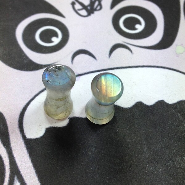 5mm pair of labradorite plugs