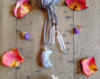 Agate amethyst moon necklace// Aura quartz necklace// Crystal Choker// boho choker// moon choker// amethyst jewelry//