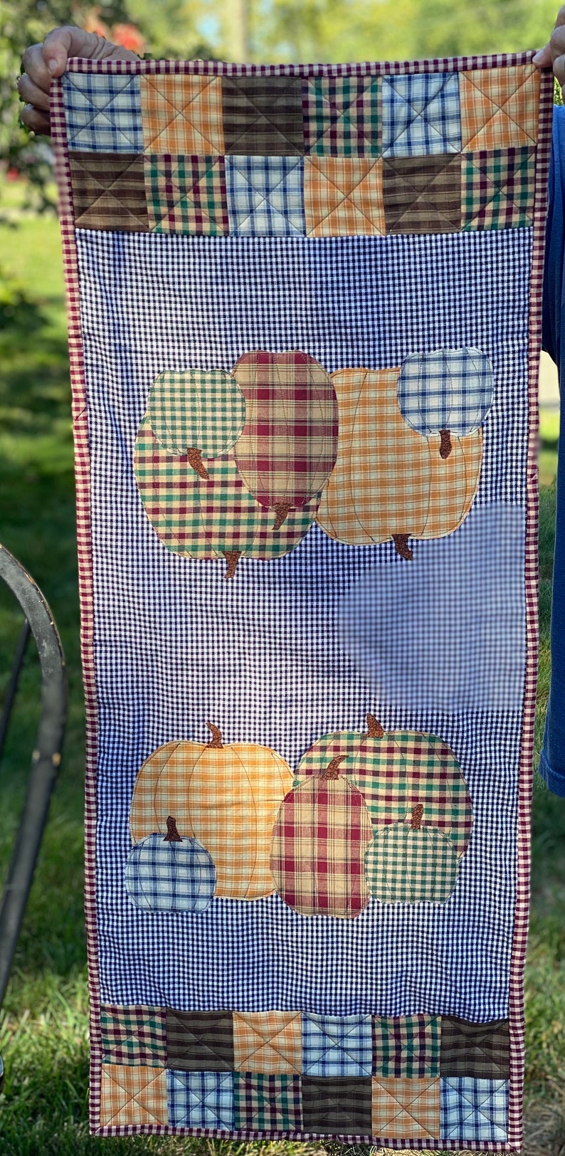 Cindy's Wicked Stitch Homespun Harvest Table Runner - Thumbnail 3