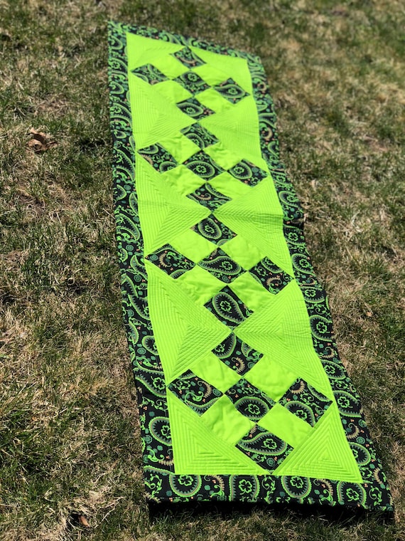 Table Runner - Paisley Shamrocks Quilted Table Runner - #QR-31