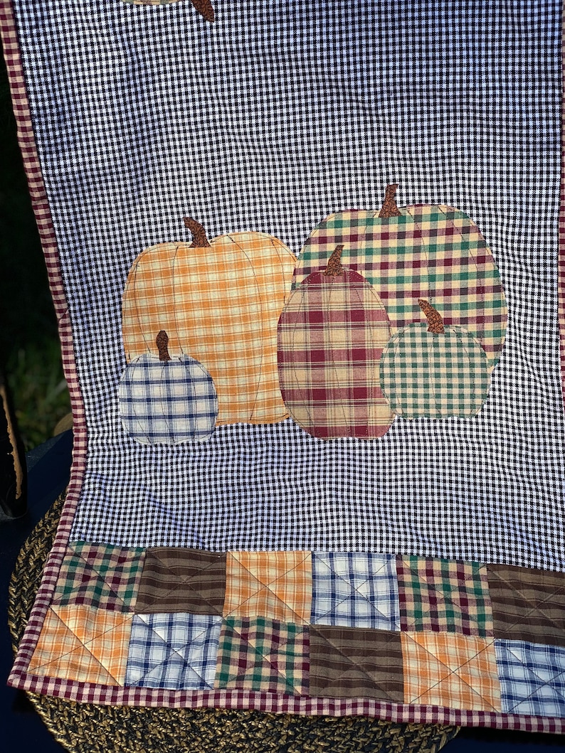 Cindy's Wicked Stitch Homespun Harvest Table Runner - Thumbnail 2