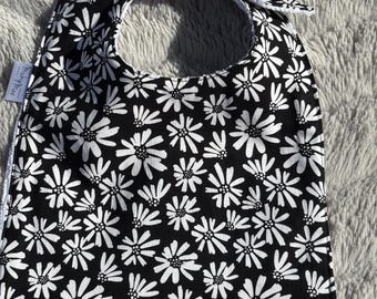 Daisy Print Baby Bib – Soft Cotton Absorbent Microfiber | Daisy Bib for Babies| Baby Shower Gift