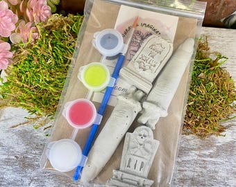 Craft Kit: Cement Terrarium Accessories Halloween Decor - Set of 4
