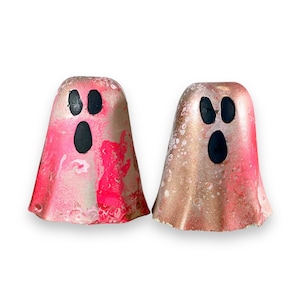 Cement Ghost Décor Set of 2 – Creepy Cute Pink Ghosts for Halloween – Macabre Desktop & Bookshelf Accents