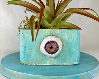 Hand-Painted Cement Eye Planter – Creepy Succulent Pot