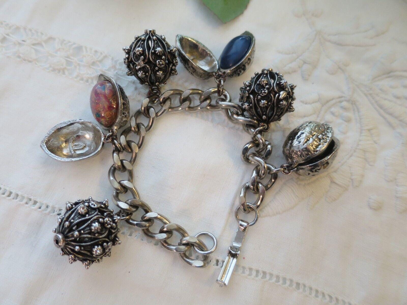 ブローチ  アーカンサス Arkansas Brooch - Etsy Australia