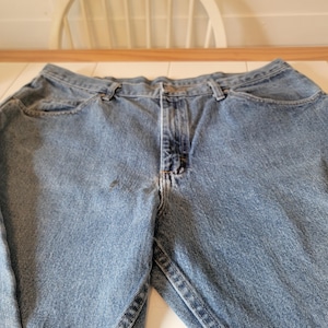 WRANGLER Blue Jeans Men's Size 38 x 29 Med Wash Classic Ex. Condition #007 image 6