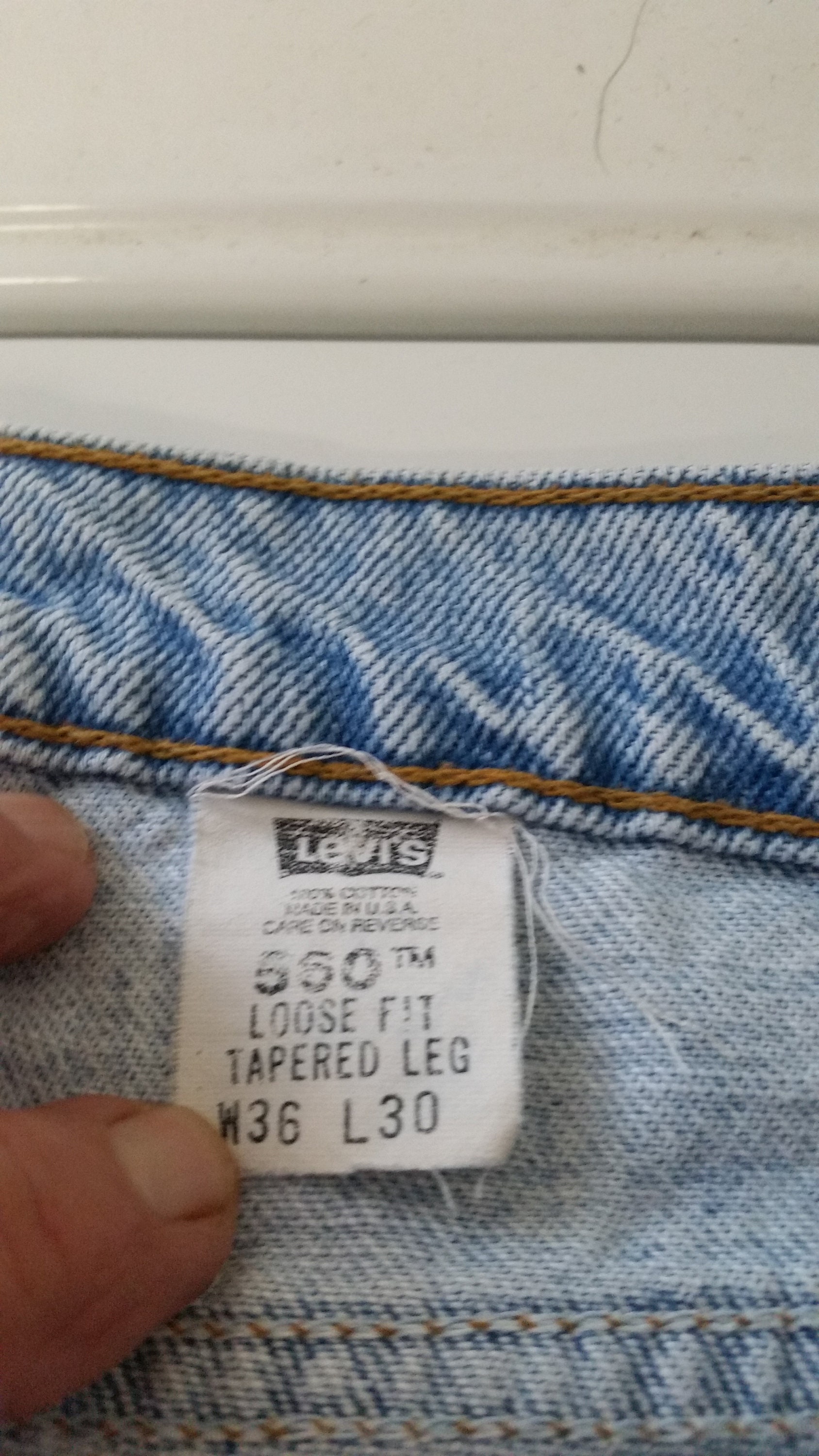 Vintage Levi's 560 Loose Fit Tapered Leg Jeans Men's Size 36W X