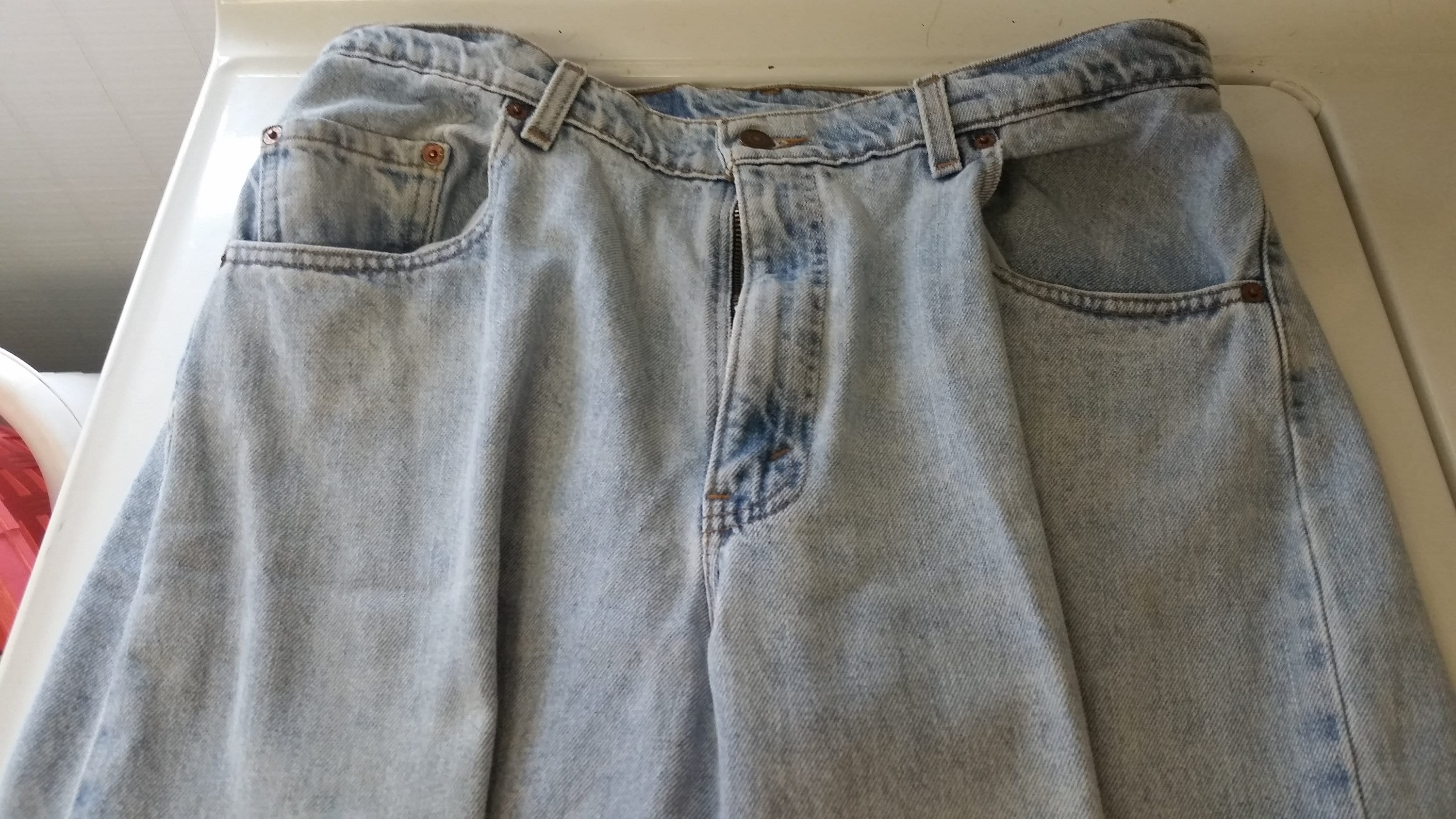 Vintage Levi's 560 Loose Fit Tapered Leg Jeans Men's Size 36W X