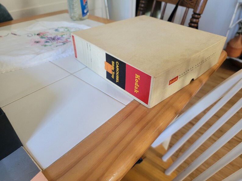 Kodak Carousel 650 Desktop 35mm Slide Projector, Box & Manual - Needs Repair image 5