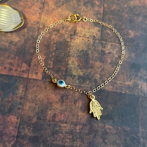 Sale! Hamsa Bracelet With Evil Eye Link-Small Gold Hamsa Bracelet-Gold Filled Chain-Hand of Fatima Eye Charm-Protection Bracelet-Gift