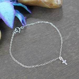 Pulsera de cruz pequeña-pulsera de cruz de plata de ley-pulsera de cruz de oro rosa-pulsera de cruz llena de oro-pulsera de todos los días-pulsera de fe-regalo