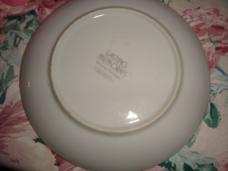 Lasting Memories HOLLY HOBBIE mothers love is a precious gift plate VINTAGE home decor
