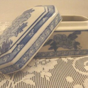 vintage Blue Chinoiserie florals covered dish china rectangle candy jewelry trinket box