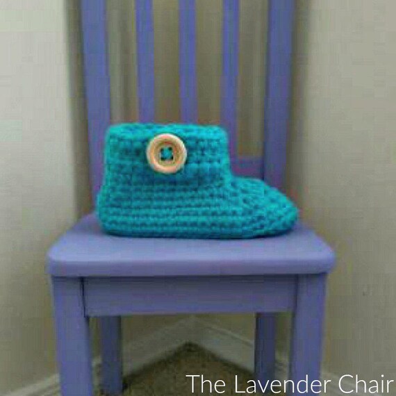 Chunky Buttoned Slipper Crochet Pattern the Lavender Chair