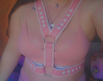 The Y harness in 2 tone w/ snaps